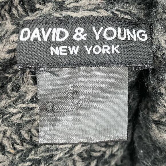 David & Young Gray Black Marble Ribbed Cuff Puff Pom Knit One Size Beanie Hat - Picture 2 of 6